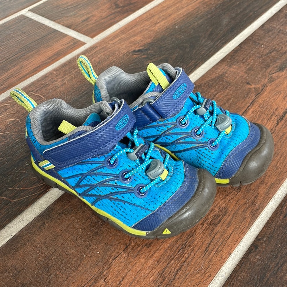 Keen Chandler CNX Sneakers, size 9, Brilliant Blue/Blue Depths